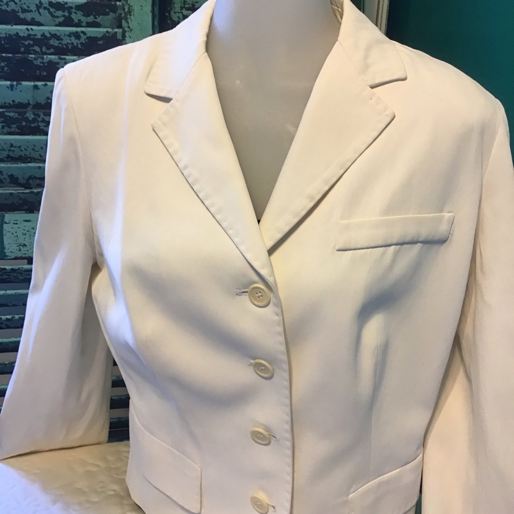 💥 2 for $20 EUC Identity White Blazer💥